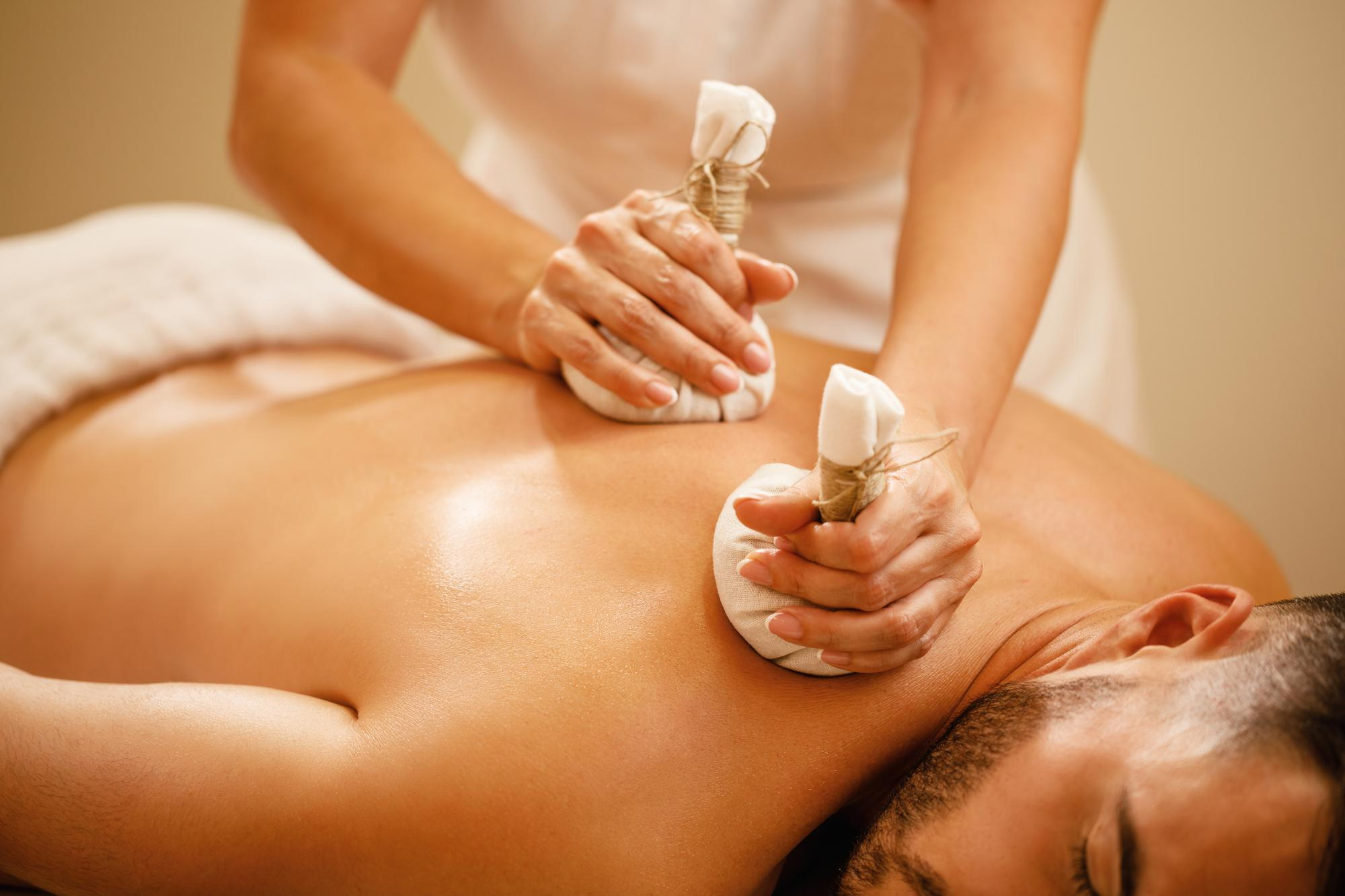 Abhyanga with Swedana (Body massage with Steam Therapy)